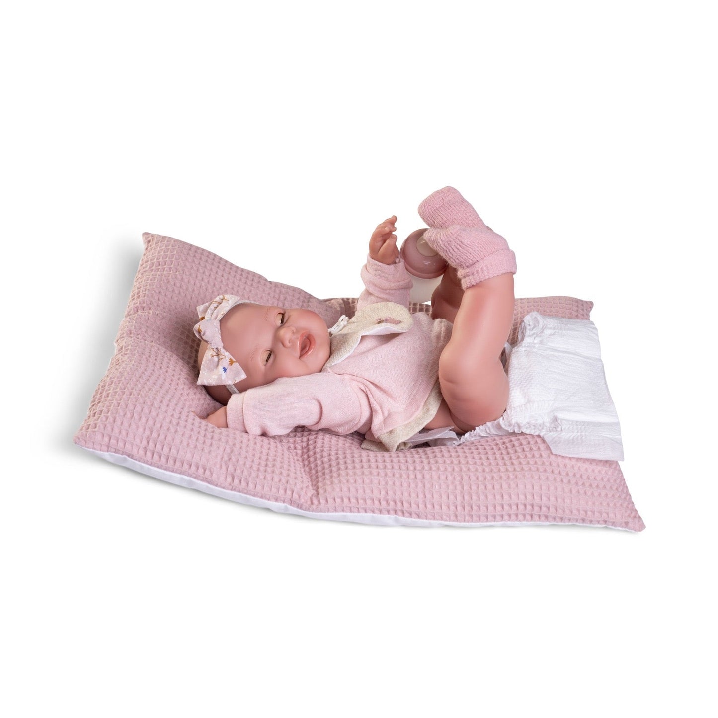 50414 Mia Baby, Pees when she takes her bottle