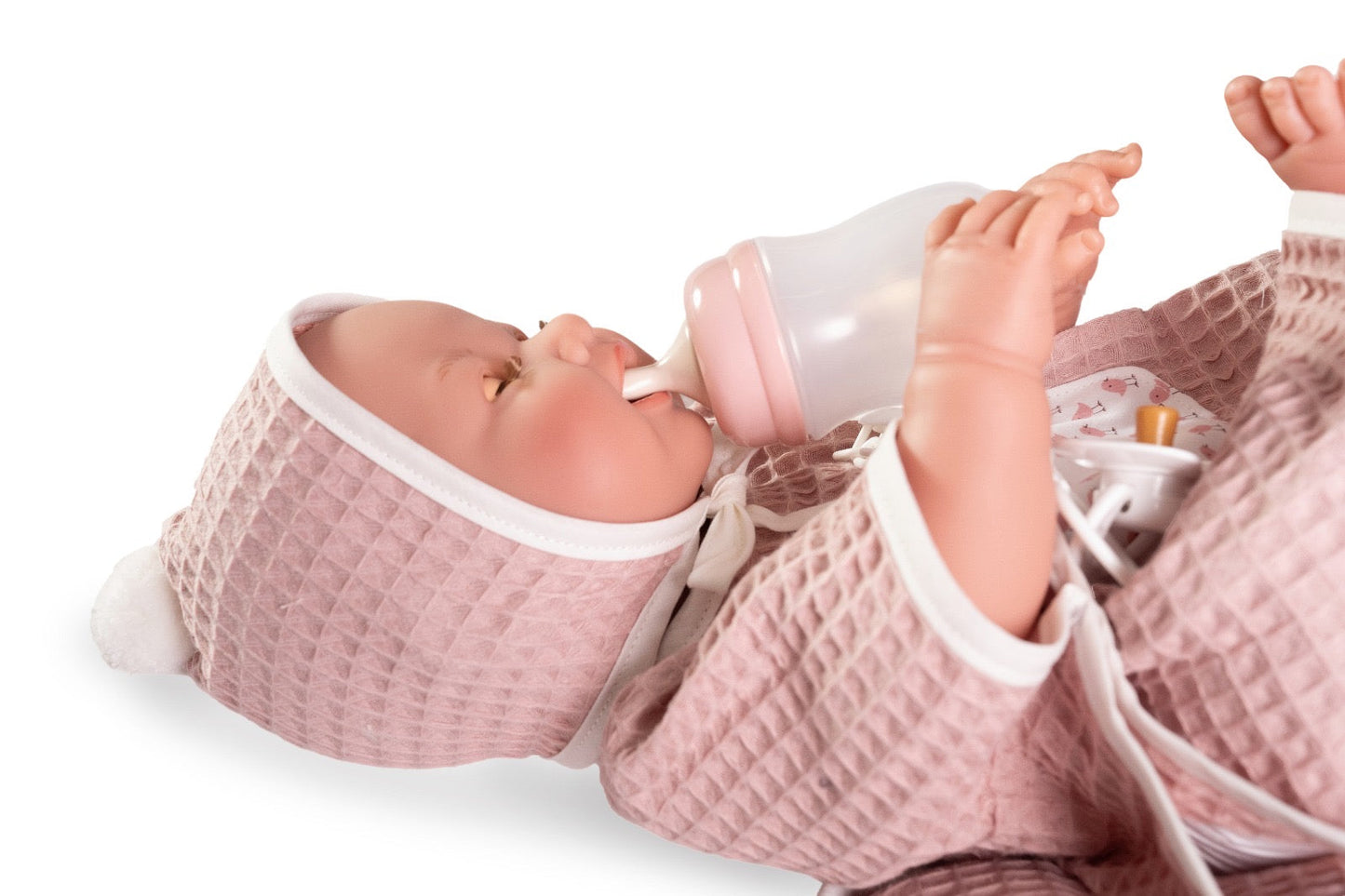 50417 Mia Baby, Pees when she takes her bottle