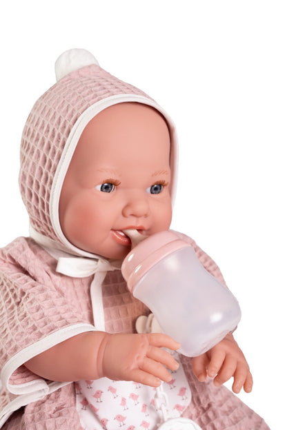 50417 Mia Baby, Pees when she takes her bottle